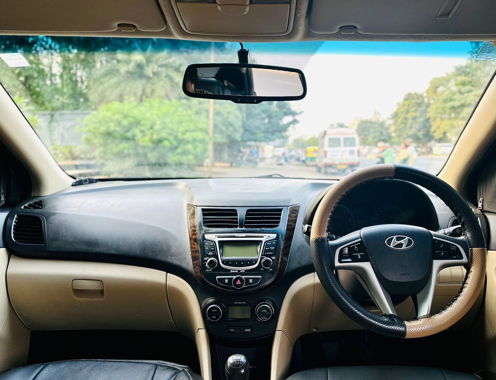 Details View - Hyundai Verna photos - reseller,reseller marketplace,advetising your products,reseller bazzar,resellerbazzar.in,india's classified site,Hyundai Verna, used Hyundai Verna, old Hyundai Verna, old Hyundai Verna in Vadodara, Hyundai Verna in Vadodara